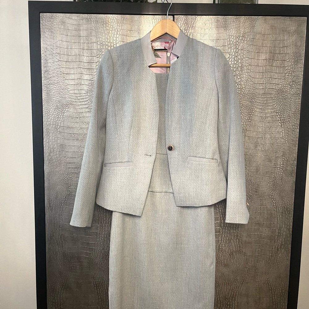 Elegant Gray Suit